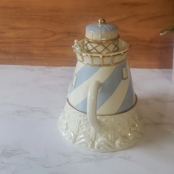 Lenox 2003 Seaside Lighthouse Teapot - Picture 4 of 11